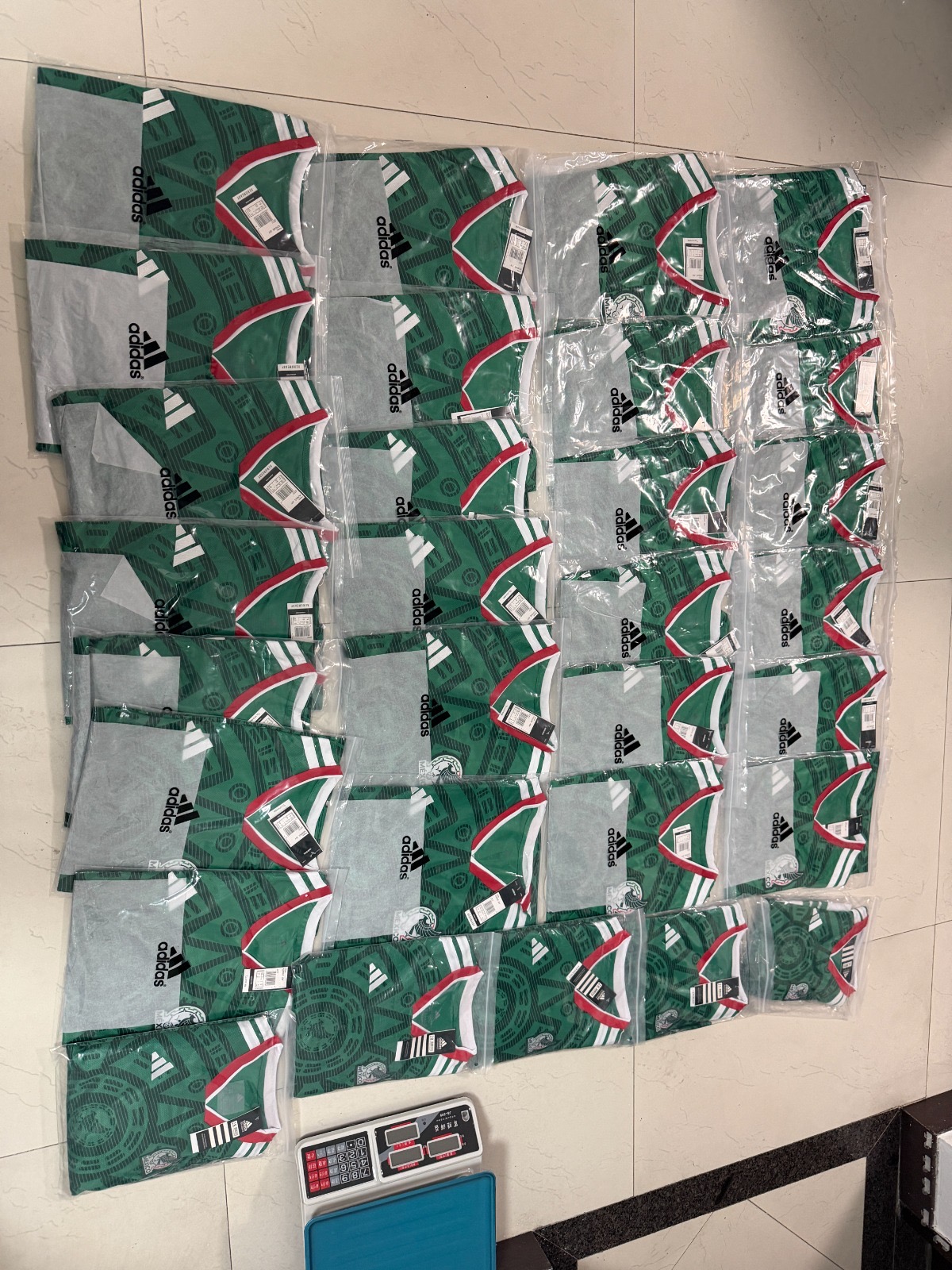 Lote de camisetas de Mexico listas para enviar