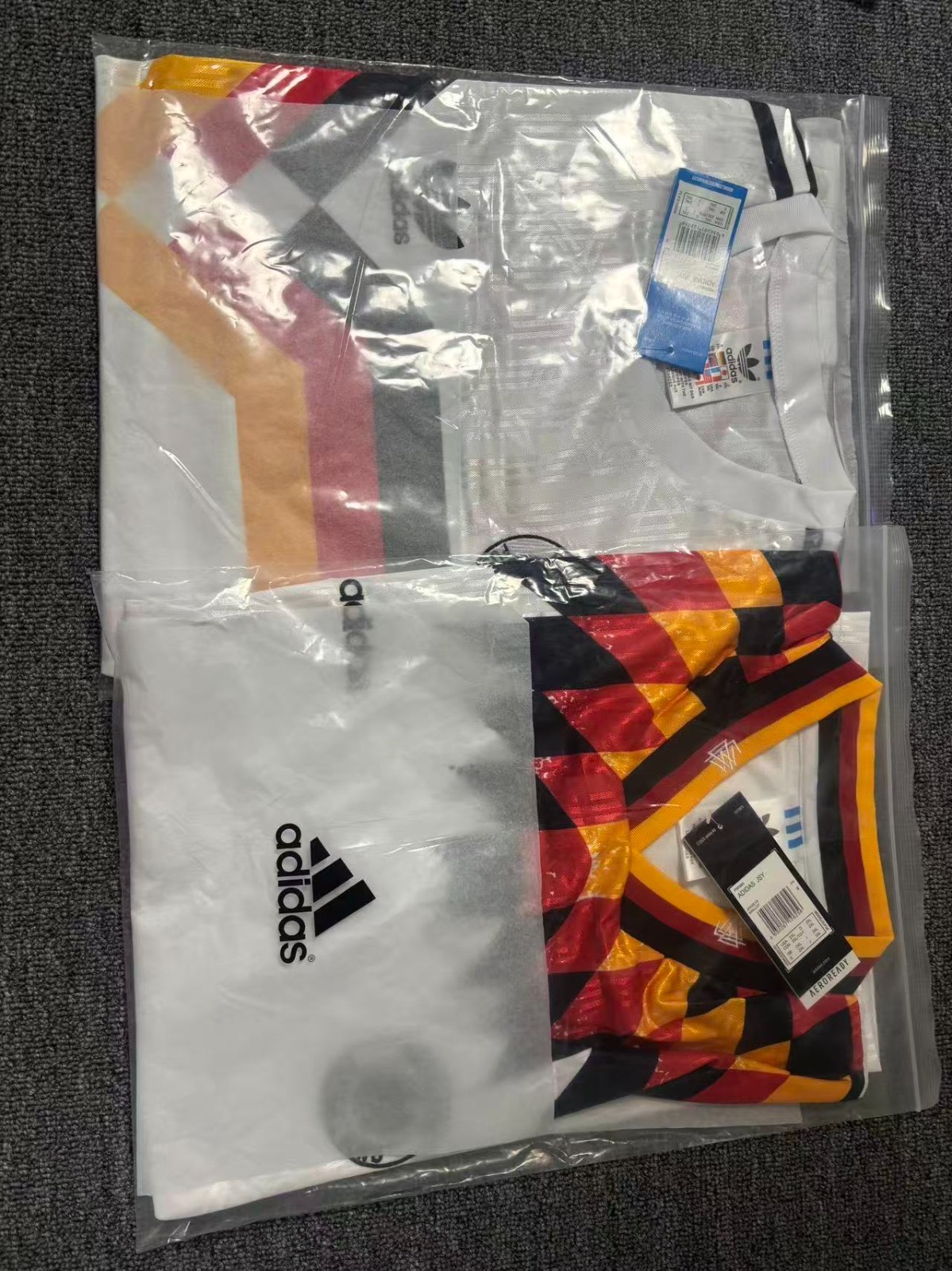 Camisetas retro de Alemania empaquetadas