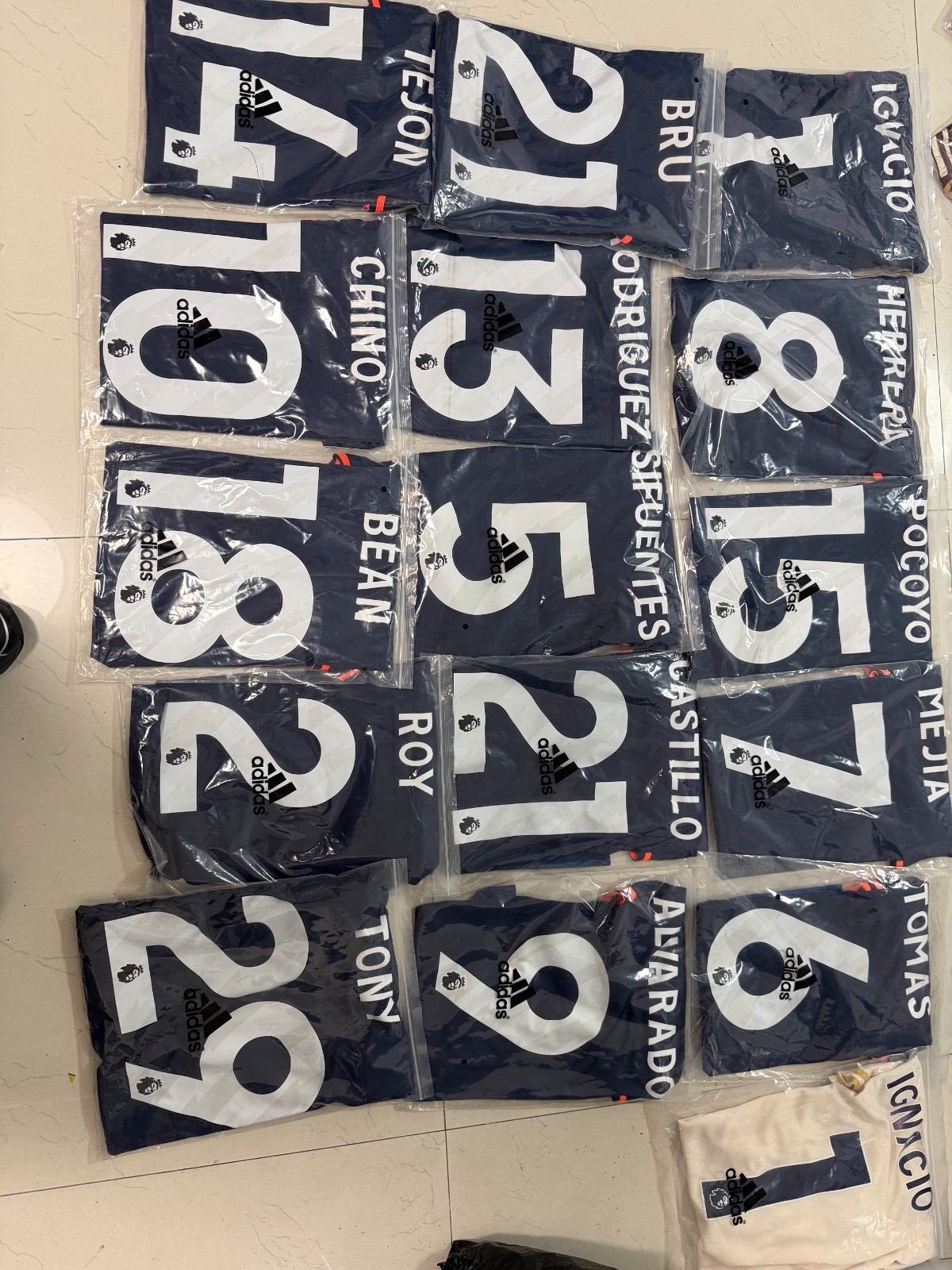 Pedido personalizado con nombres y dorsales
