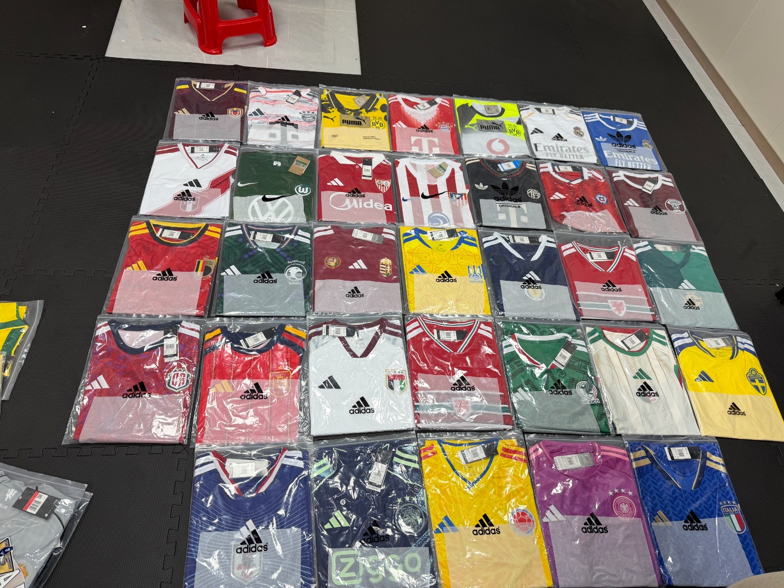 Pedido de camisetas de selecciones nacionales preparado para envio